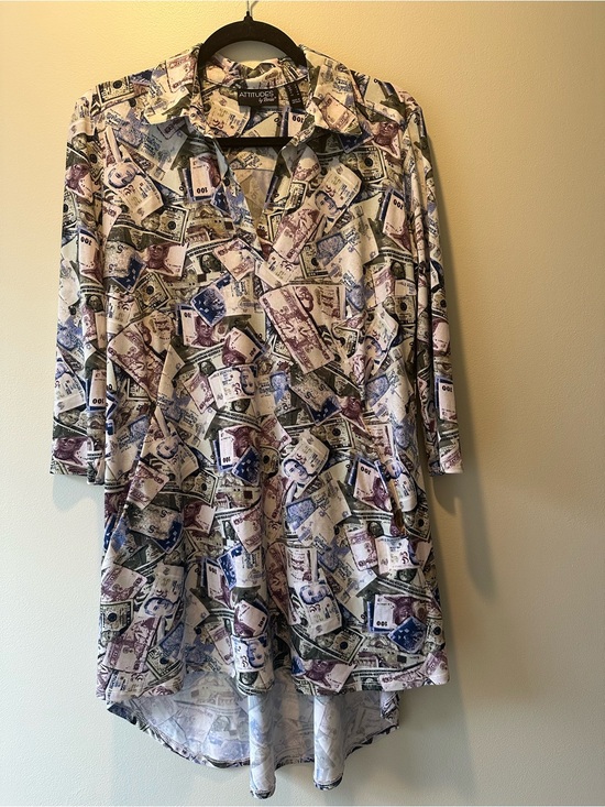 Attitudes by Renee Tops - Attitudes by Renee size S Cream Money-Print Button Tunic with Pockets